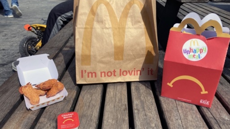 Unhappy Meal, la campagne Gaia qui dénonce la souffrance animale causée par McDonald's