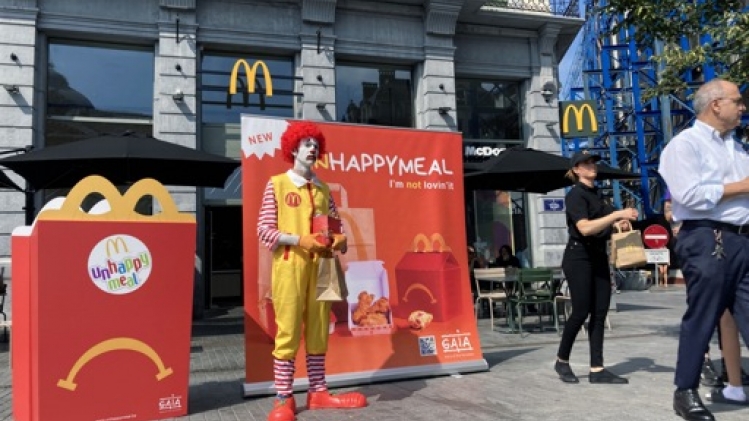 Unhappy Meal, la campagne Gaia qui dénonce la souffrance animale causée par McDonald's