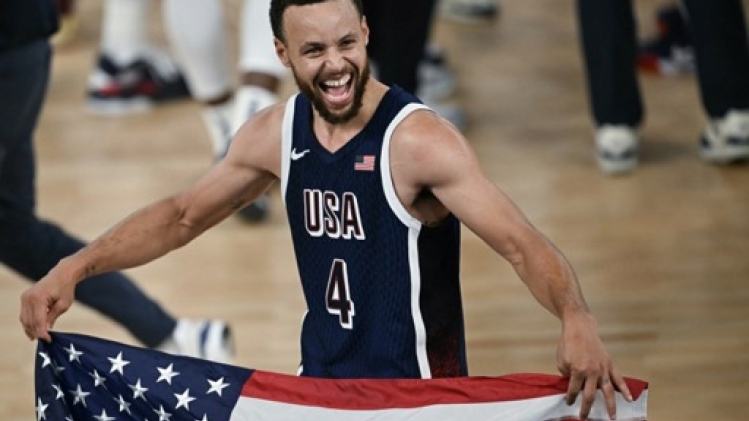 Stephen Curry prolonge son contrat avec les Golden State Warriors pour 62 millions USD