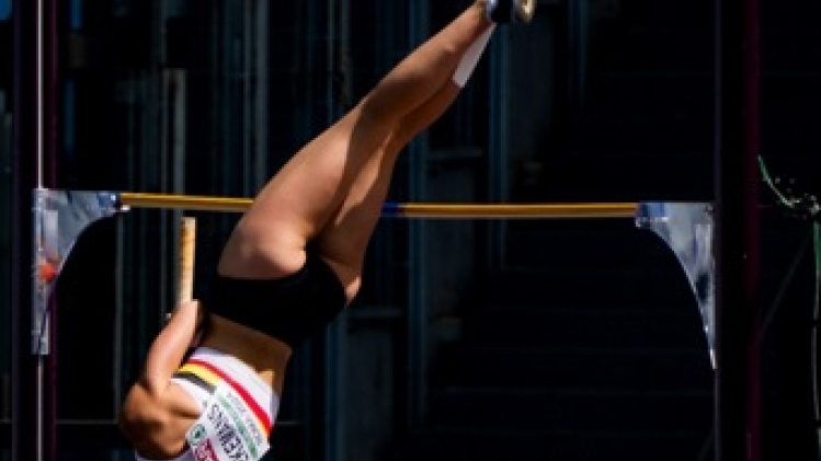 Elien Vekemans bat le record de Belgique à la perche avec un bond à 4m54 en Croatie