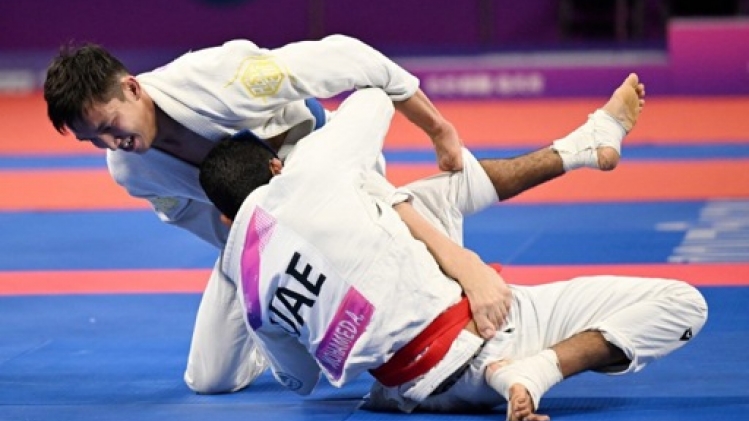 Paulo Brasil Da Silva tombe au pied du podium à Moscou