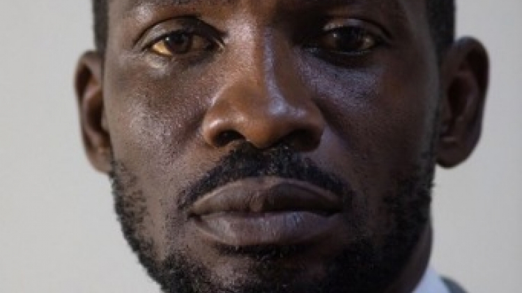 Ouganda: l'opposant Bobi Wine blessé par une grenade lacrymogène et opéré