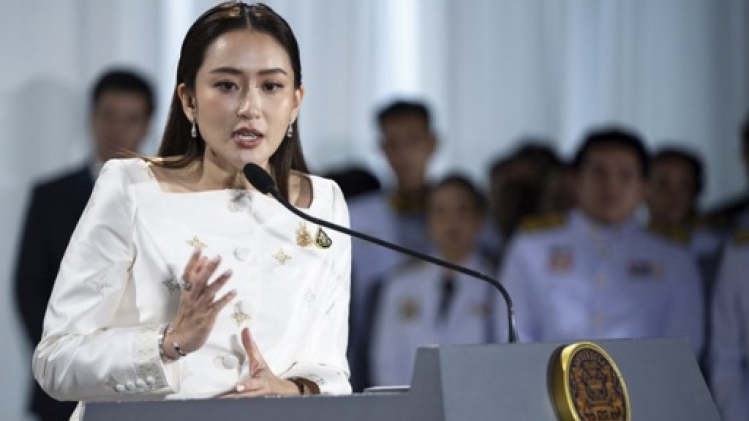 Thaïlande: la Première ministre écarte un parti clé lié à la junte militaire