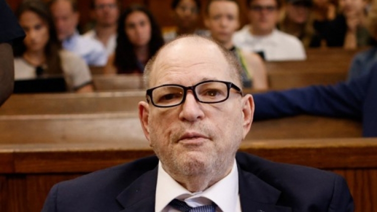 Les poursuites pour agressions sexuelles contre Weinstein abandonnées au Royaume-Uni