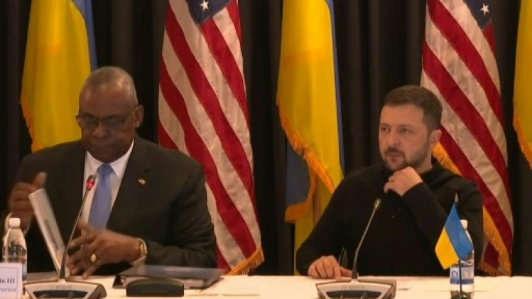 Zelensky en Italie après avoir réclamé plus d'armes à ses alliés en Allemagne