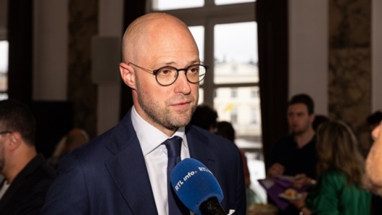 3707f838-bb62-4b2f-ac22-3fc7c74dcb68