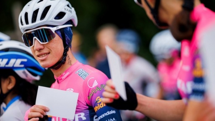 La réfugiée afghane Fariba Hashimi remporte l'étape reine en Ardèche