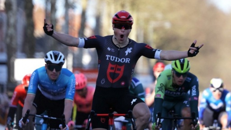 Arvid de Kleijn domine le sprint de la 4e étape, Max Poole reste leader du général