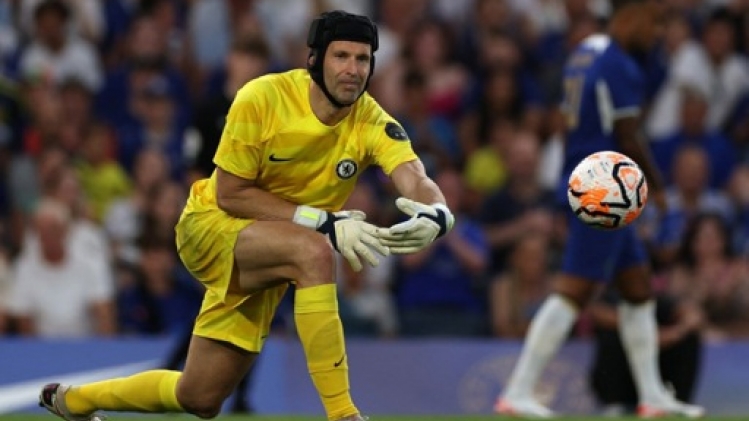 Les jeunes gardiens de Genk devront désormais porter un casque entre les perches