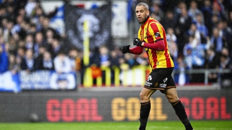 Islam Slimani retourne en Algérie