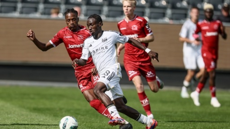 Réduit à dix, Eupen s'incline face à Zulte Waregem