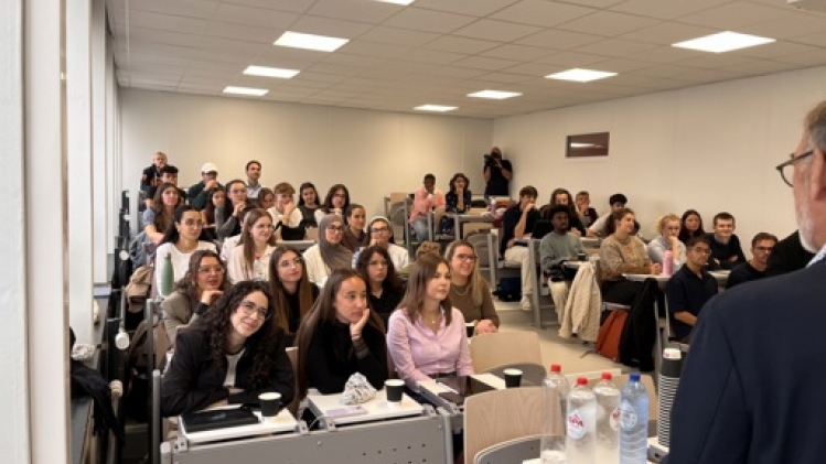 Lancement « historique » des cours du master en médecine à l'UMons