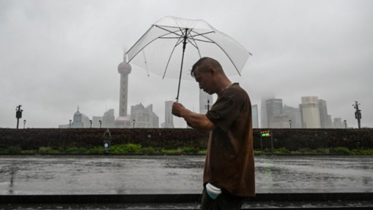 Shanghai frappée par son deuxième typhon en moins d'une semaine