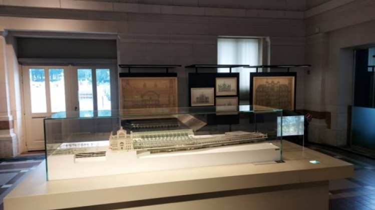 Treize artistes s'emparent de la table à dessin de Train World