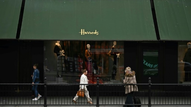 Violences sexuelles: plus de 200 femmes accusant Al-Fayed négocient un accord à l'amiable avec Harrods