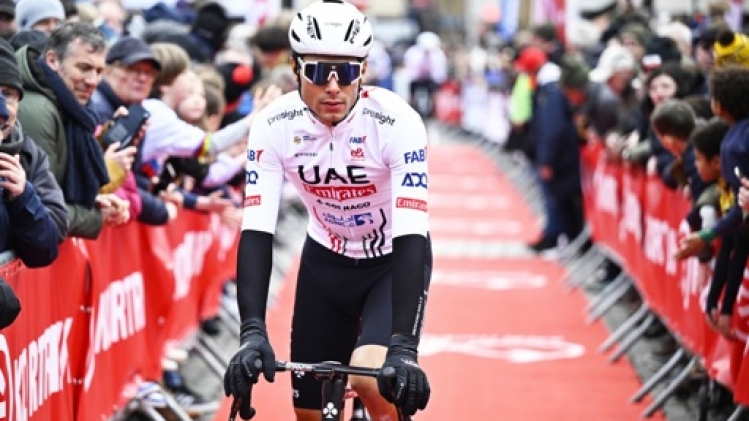 Filippo Baroncini brûle la politesse aux sprinteurs et s'impose en solitaire