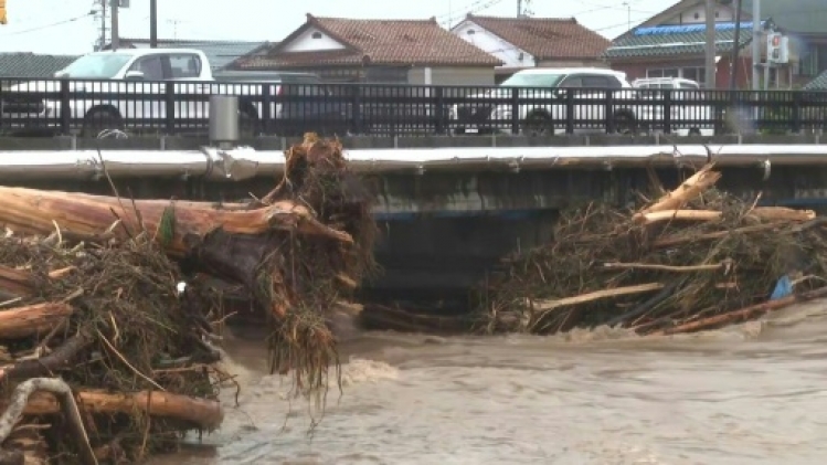 Japon: inondations et glissements de terrain font un mort et onze disparus