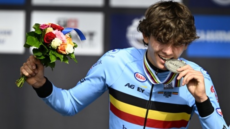 Jasper Schoofs enlève l'argent du chrono juniors mais ne veut pas brûler les étapes