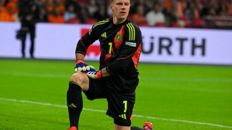 Le gardien du FC Barcelone, Marc-Andre ter Stegen opéré du genou, absent de longs mois