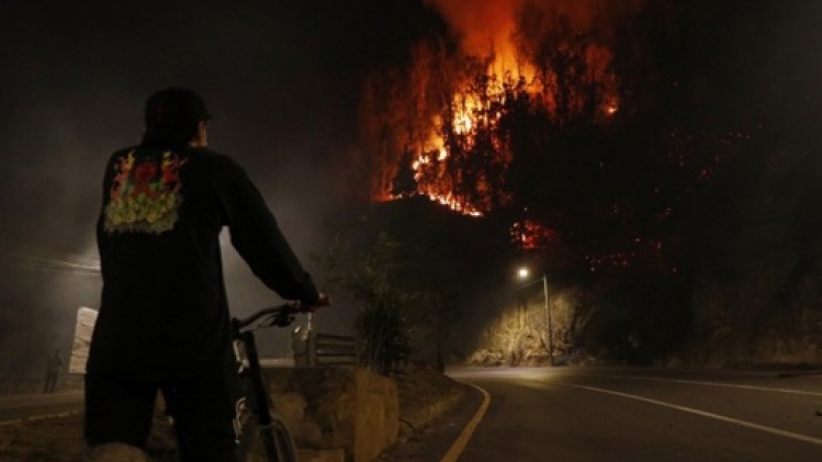 Equateur: situation critique à Quito sous les fumées de cinq incendies simultanés