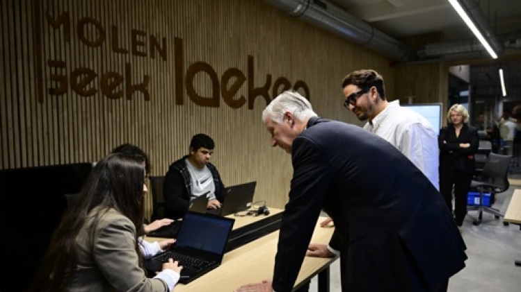 La nouvelle antenne MolenGeek dédiée à l'IA inaugurée à Laeken en présence du Roi