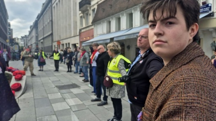 Une écharpe de 1,5 kilomètre tricotée pour rappeler l'urgence d'agir pour le climat