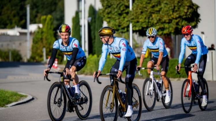 Une équipe au service de Remco Evenepoel sur la route: Communiquer et rester concentrés