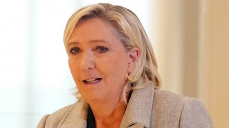 Soupçons de détournement de fonds publics européens: début du procès de Marine Le Pen