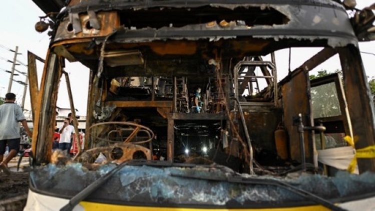 Thaïlande: une vingtaine de morts dans l'incendie d'un car scolaire