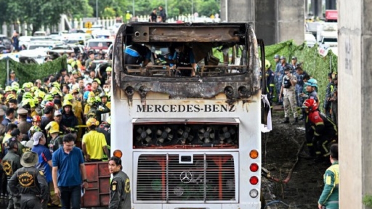 Thaïlande: une vingtaine de morts dans l'incendie d'un car scolaire