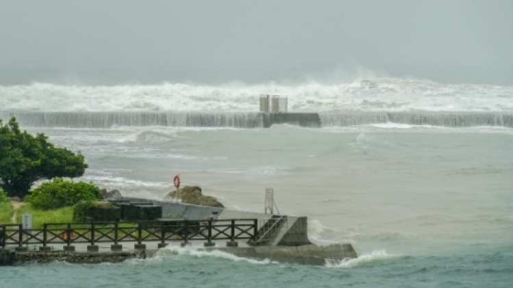 Taïwan se barricade à l'approche du typhon Krathon