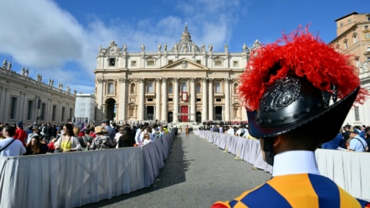 Le pape ouvre un nouveau cycle de débats sur l'avenir de l'Eglise catholique