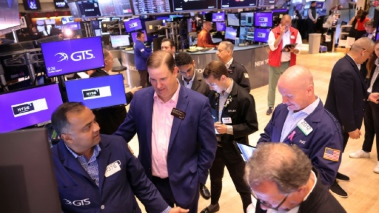 Wall Street ouvre en baisse, prudente avant des indicateurs sur l'emploi américain