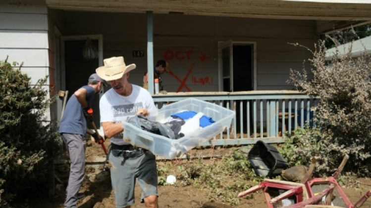 Dans les montagnes de Caroline du Nord frappées par l'ouragan, la boue et l'entraide