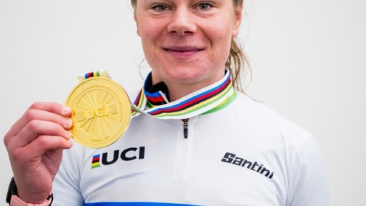 Lotte Kopecky inaugure son nouveau maillot arc-en-ciel aux Pays-Bas