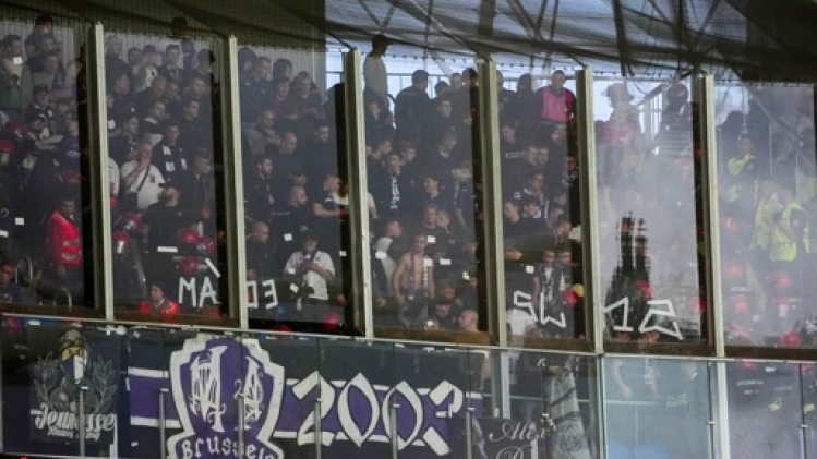 Le RSC Anderlecht interdit de stade huit supporters après les incidents à la Real Sociedad
