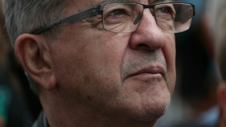 Universités: Mélenchon appelle à mettre des drapeaux palestiniens partout à partir de mardi