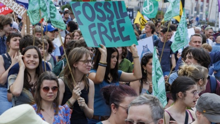 Une manifestation pour la suppression des subventions aux énergies fossiles à Bruxelles