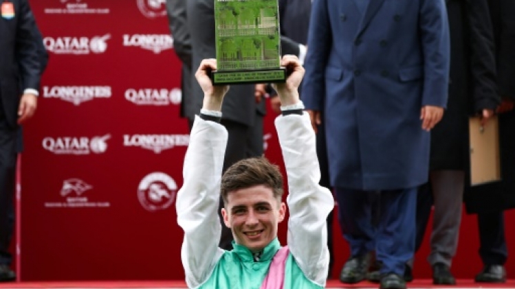 La jument anglaise Bluestocking remporte le 103e Prix de l'Arc de Triomphe