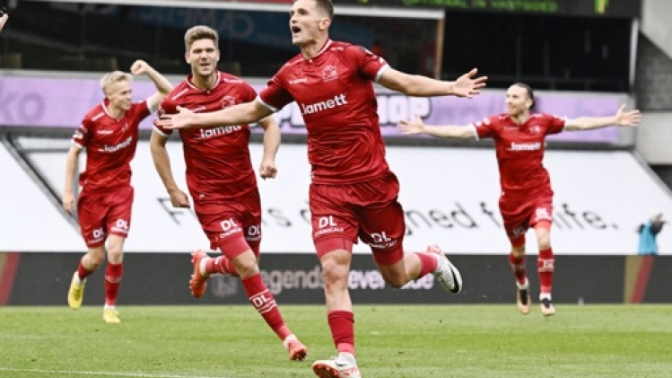 Zulte Waregem bat le Club NXT et revient à un point du RWDM