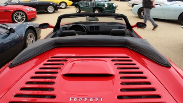 Une Mercedes SLR McLaren vendue aux enchères pour 3,22 millions