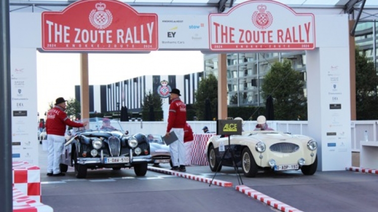 Une Mercedes SLR McLaren vendue aux enchères pour 3,22 millions