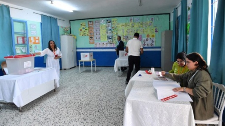 Taux de participation faible de 27,7% contre 45% en 2019