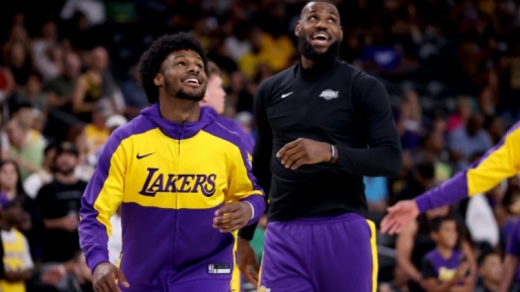 NBA: LeBron et Bronny James sur un même parquet avec les LA Lakers, première!