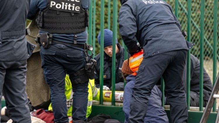 Des militants pro-palestiniens bloquent l'accès d'une entreprise à Audenarde