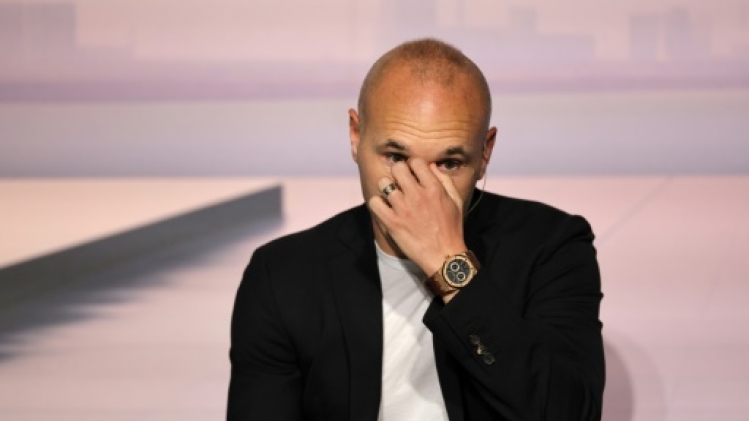 Être sur la pelouse, c'est fini: Iniesta, légende du Barça, annonce sa retraite à 40 ans