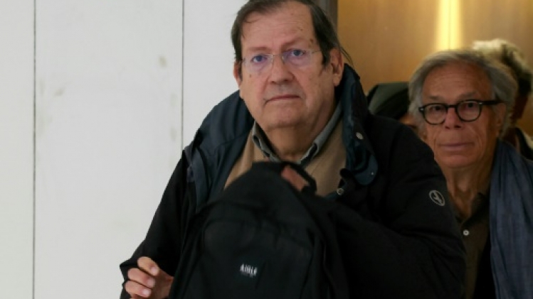 Soupçons d'emploi fictif au Canard enchaîné: la défense obtient le renvoi du procès en 2025