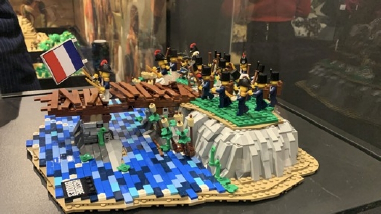 Napoléon raconté au pied de la Butte du Lion, au travers de 40 maquettes en briques Lego