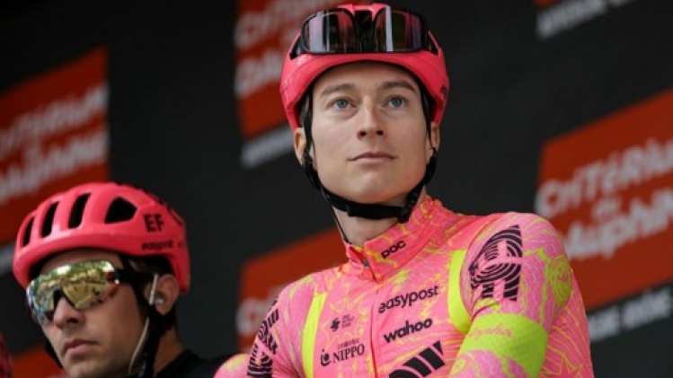 Neilson Powless triomphe en solitaire après une attaque à quarante kilomètres de l'arrivée