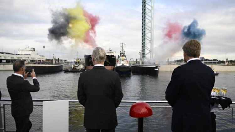 Un premier navire de grande taille passe la nouvelle écluse du North Sea Port à Terneuzen